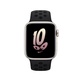 Apple Watch Nike SE (2022), 40 мм, корпус из алюминия цвета «сияющая звезда», спортивный ремешок Nike цвета «Чёрный/Чёрный» - фото 1
